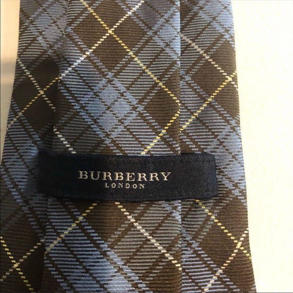 Authentic Burberry ties signature - Picture 2 of 8